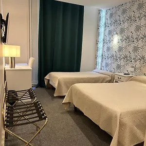 Azur Hotel